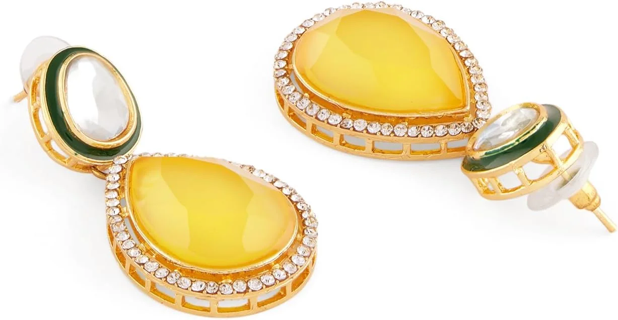 گوشواره آویز زنانه Zaveri Pearls مدل ZPFK18067 با سنگ اشکی زرد، میناکاری سبز و نگین های اتریشی