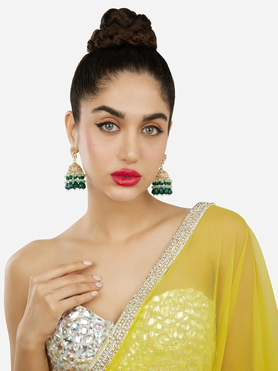 گوشواره زنانه جومکی سنتی Zaveri Pearls با مهره های خوشه ای سبز و الماس های اتریشی درخشان - ZPFK18077 گوشواره زنانه جومکی سنتی Zaveri Pearls با مهره های خوشه ای سبز و الماس های اتریشی درخشان - ZPFK18077