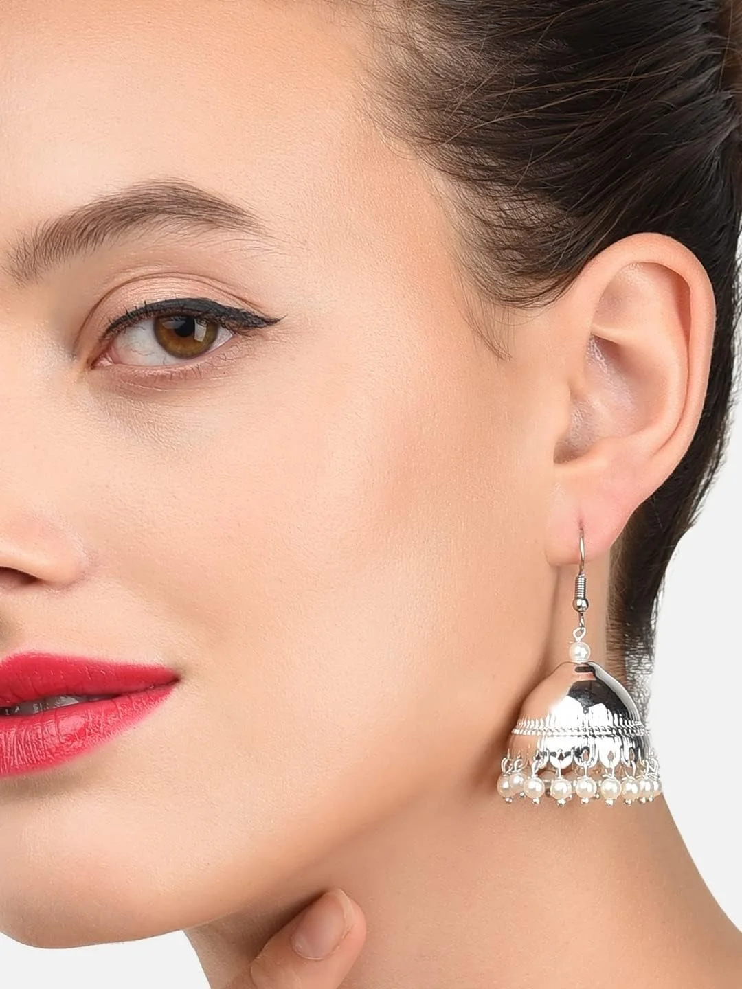 گوشواره های آویز جومکا نقره ای آنتیک اکسید شده زنانه Zaveri Pearls، ست 2 عددی - ZPFK15185 گوشواره های آویز جومکا نقره ای آنتیک اکسید شده زنانه Zaveri Pearls، ست 2 عددی - ZPFK15185