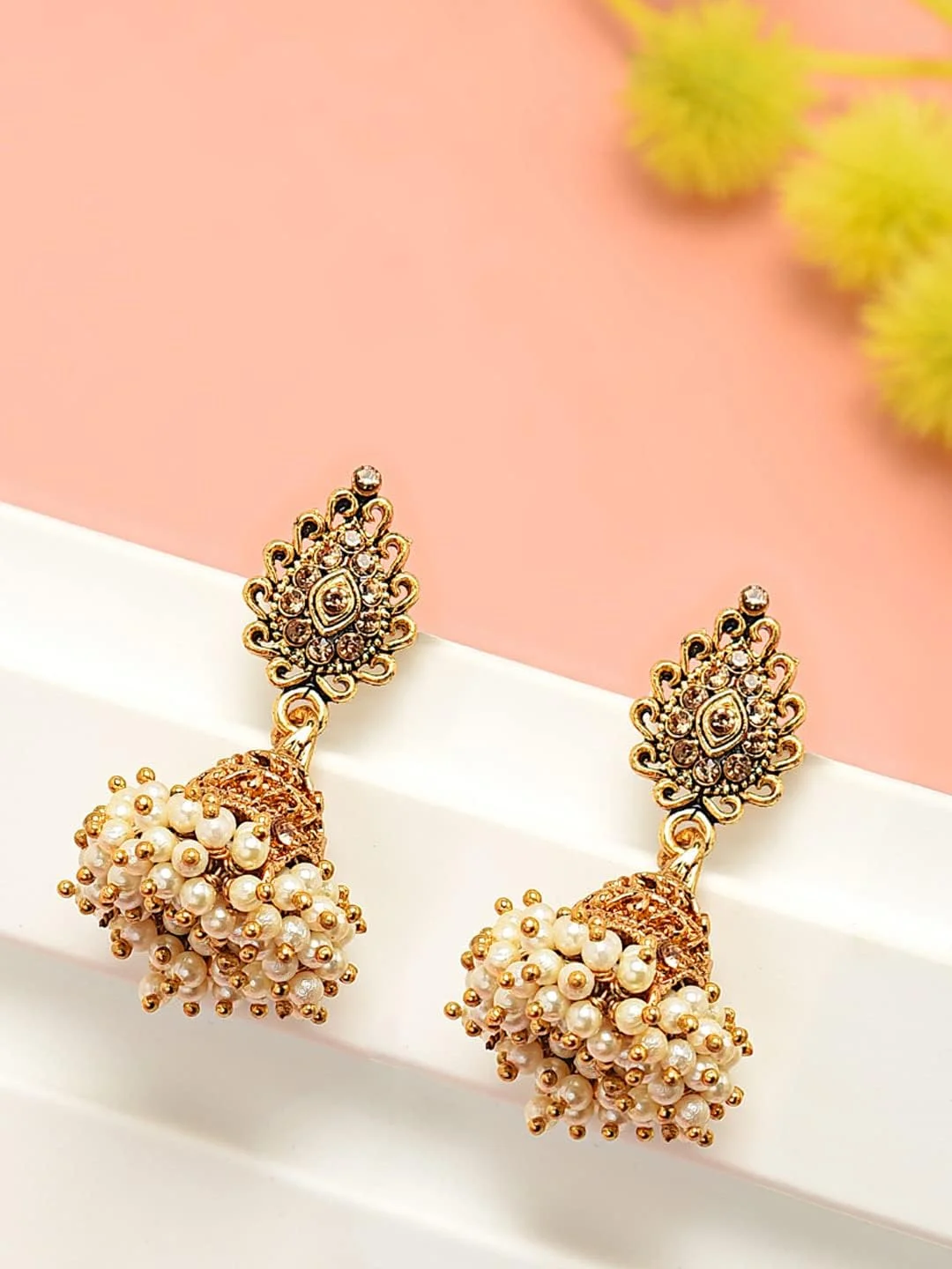 گوشواره جومکی سنتی با روکش طلای عتیقه زنانه Zaveri Pearls مدل ZPFK7450 گوشواره جومکی سنتی با روکش طلای عتیقه زنانه Zaveri Pearls مدل ZPFK7450