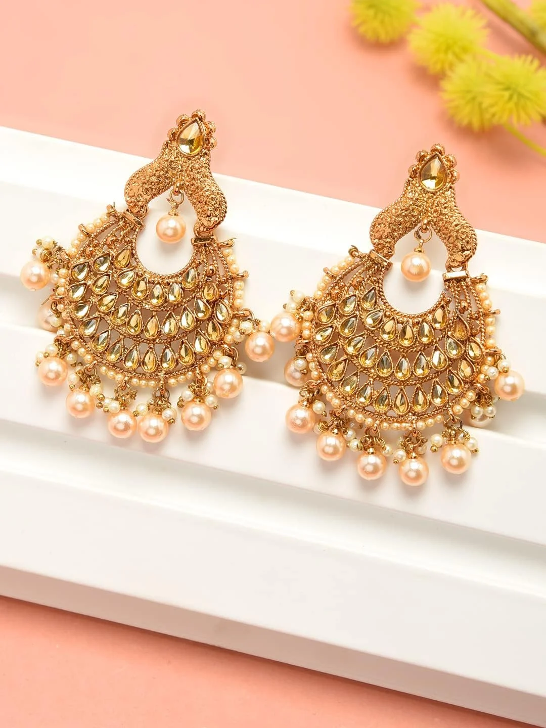 گوشواره آویز و آویزی زنانه با روکش طلای 22 عیار و طرح طلایی عتیقه ZAVERI PEARLS مدل ZPFK6994 گوشواره آویز و آویزی زنانه با روکش طلای 22 عیار و طرح طلایی عتیقه ZAVERI PEARLS مدل ZPFK6994