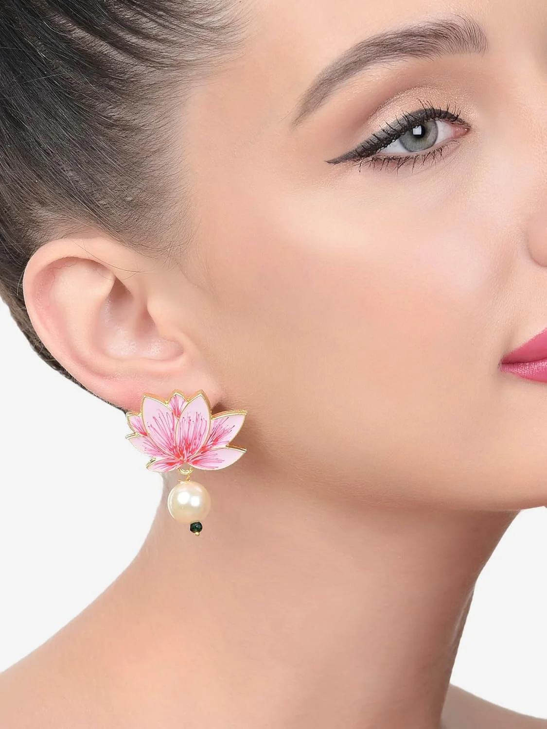 گوشواره آویز مروارید گل میناکاری صورتی ZAVERI PEARLS زنانه - ZPFK15562 گوشواره آویز مروارید گل میناکاری صورتی ZAVERI PEARLS زنانه - ZPFK15562