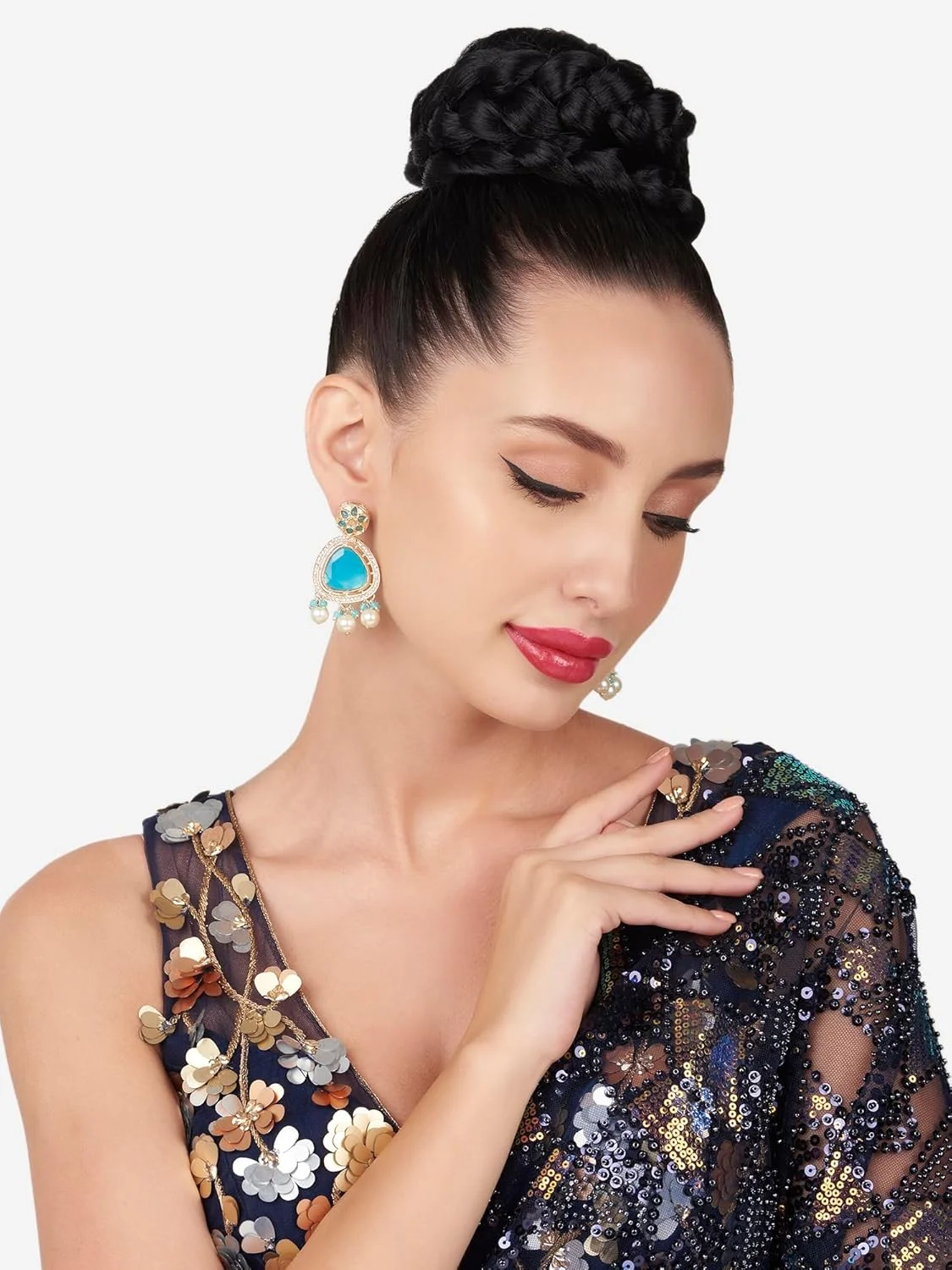 گوشواره آویز زنانه Zaveri Pearls با سنگ های فیروزه ای آبی و مهره ها و الماس اتریشی درخشان -ZPFK16187 گوشواره آویز زنانه Zaveri Pearls با سنگ های فیروزه ای آبی و مهره ها و الماس اتریشی درخشان -ZPFK16187