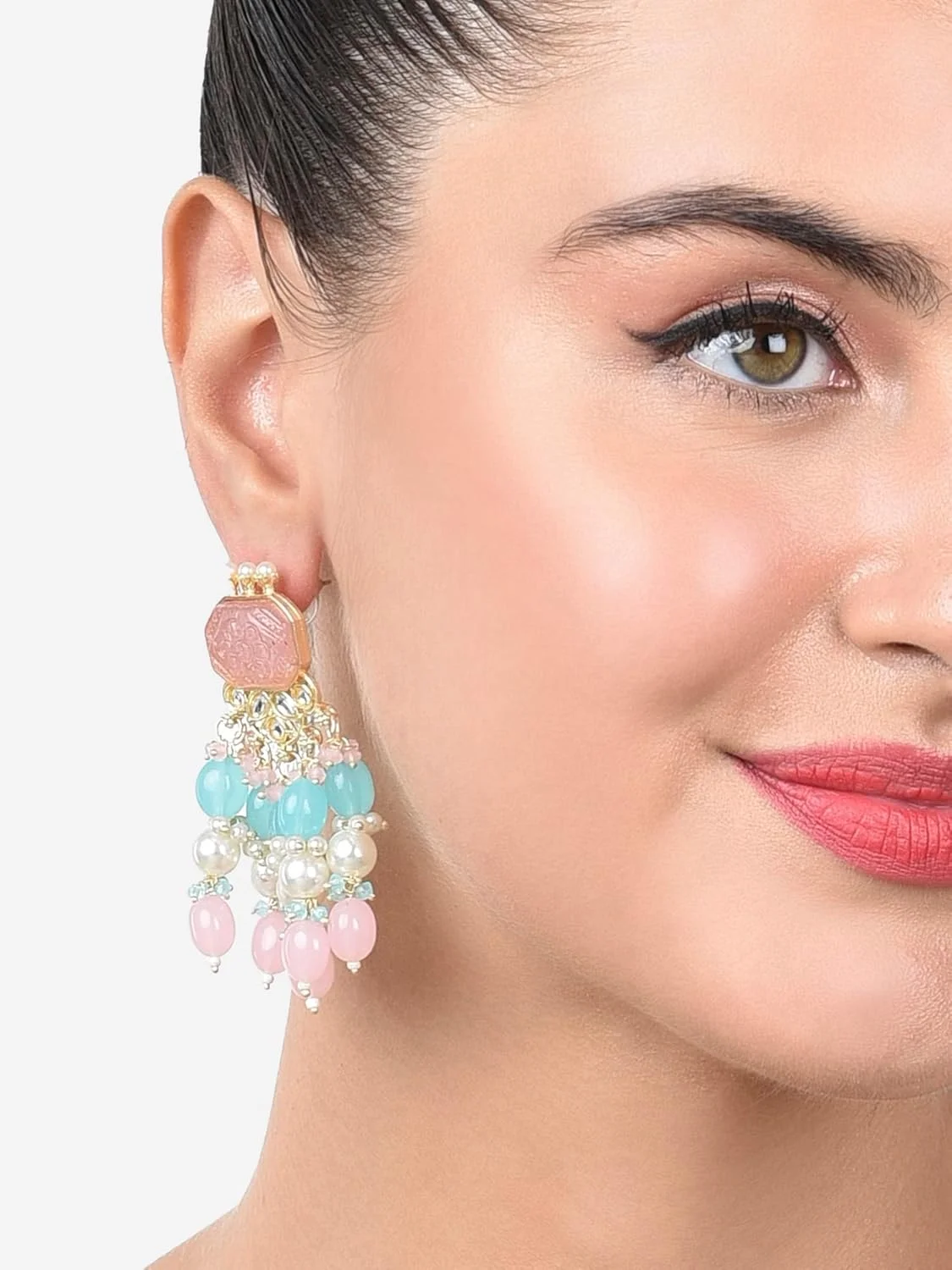 گوشواره آویز زنانه ZAVERI PEARLS با سنگ صورتی و فیروزه ای و مهره های خوشه ای - ZPFK15373 گوشواره آویز زنانه ZAVERI PEARLS با سنگ صورتی و فیروزه ای و مهره های خوشه ای - ZPFK15373