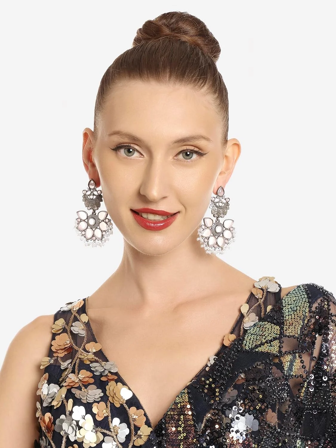 گوشواره آویز سنتی زنانه زیوری پرلز با سنگ های اکسید نقره ای و مهره های صورتی - ZPFK16702 گوشواره آویز سنتی زنانه زیوری پرلز با سنگ های اکسید نقره ای و مهره های صورتی - ZPFK16702