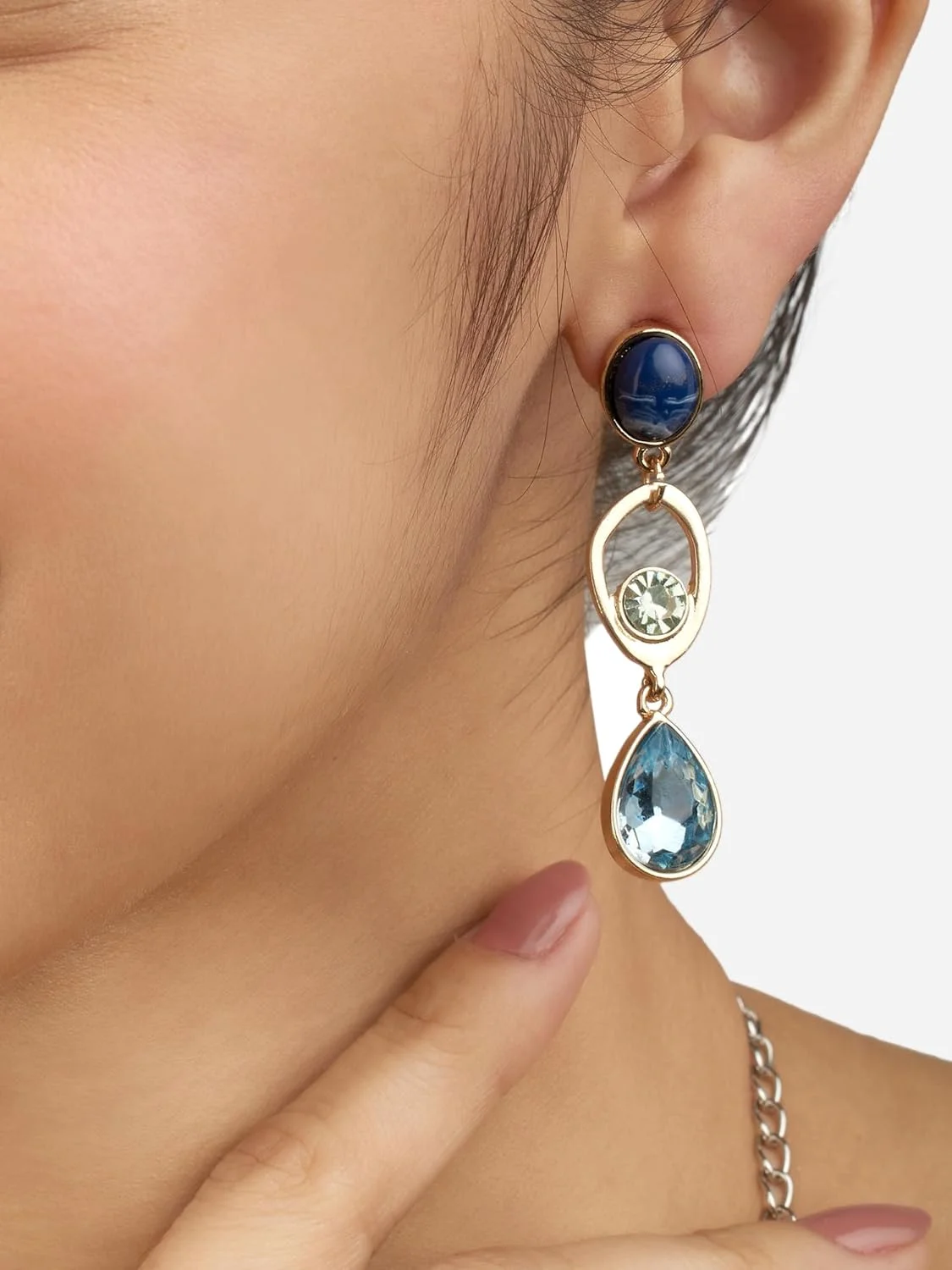 گوشواره های آویز زنانه نگین دار آبی و سبز Zaveri Pearls مدل ZPFK17255 گوشواره های آویز زنانه نگین دار آبی و سبز Zaveri Pearls مدل ZPFK17255