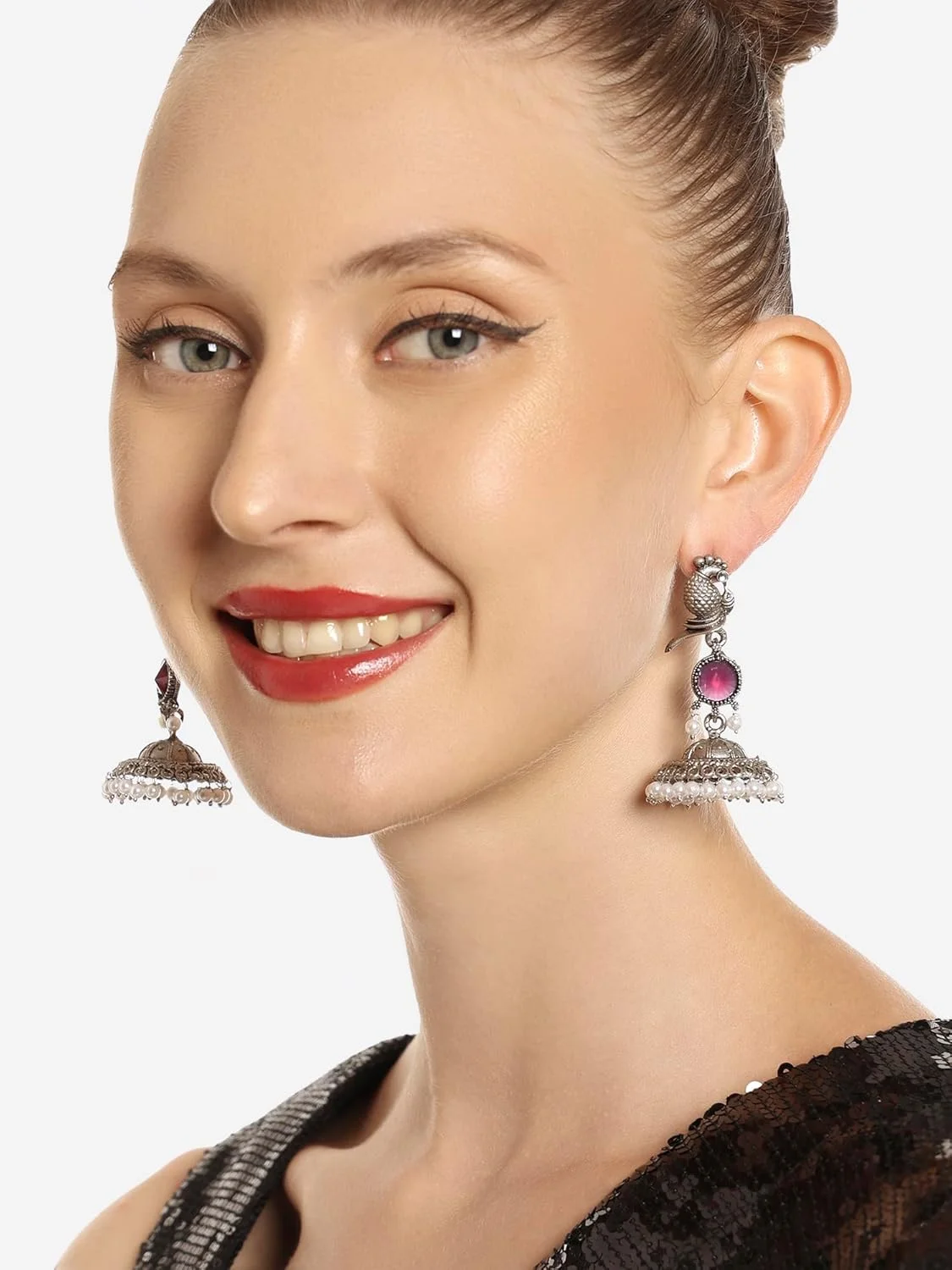 گوشواره جومکی سنتی زنانه Zaveri Pearls طرح طاووس بنفش با سنگ و مهره های نقره ای اکسید شده - ZPFK16699 گوشواره جومکی سنتی زنانه Zaveri Pearls طرح طاووس بنفش با سنگ و مهره های نقره ای اکسید شده - ZPFK16699