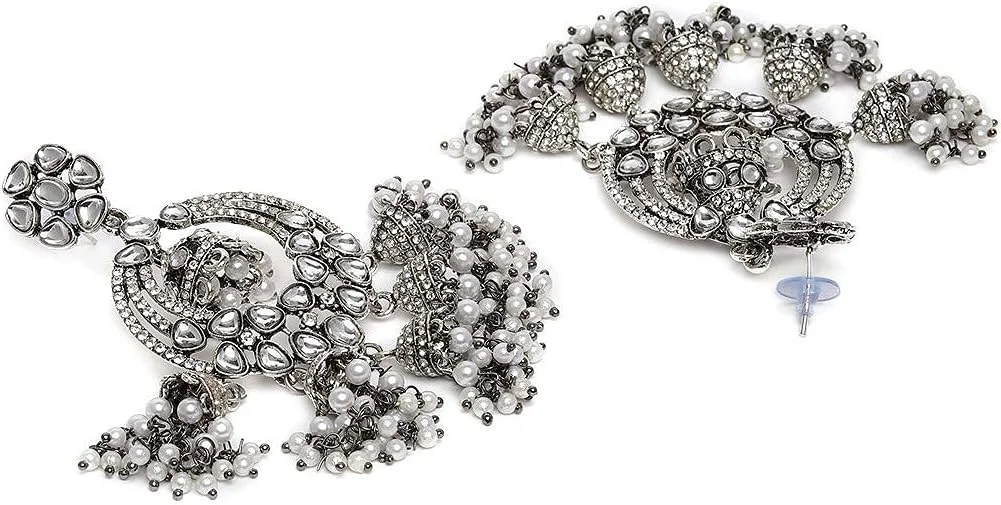 گوشواره های آویز جومکی نگین کاری شده با سنگ اتریشی و طرح کندان نقره ای آنتیک ZAVERI PEARLS مدل ZPFK10164 زنانه گوشواره های آویز جومکی نگین کاری شده با سنگ اتریشی و طرح کندان نقره ای آنتیک ZAVERI PEARLS مدل ZPFK10164 زنانه