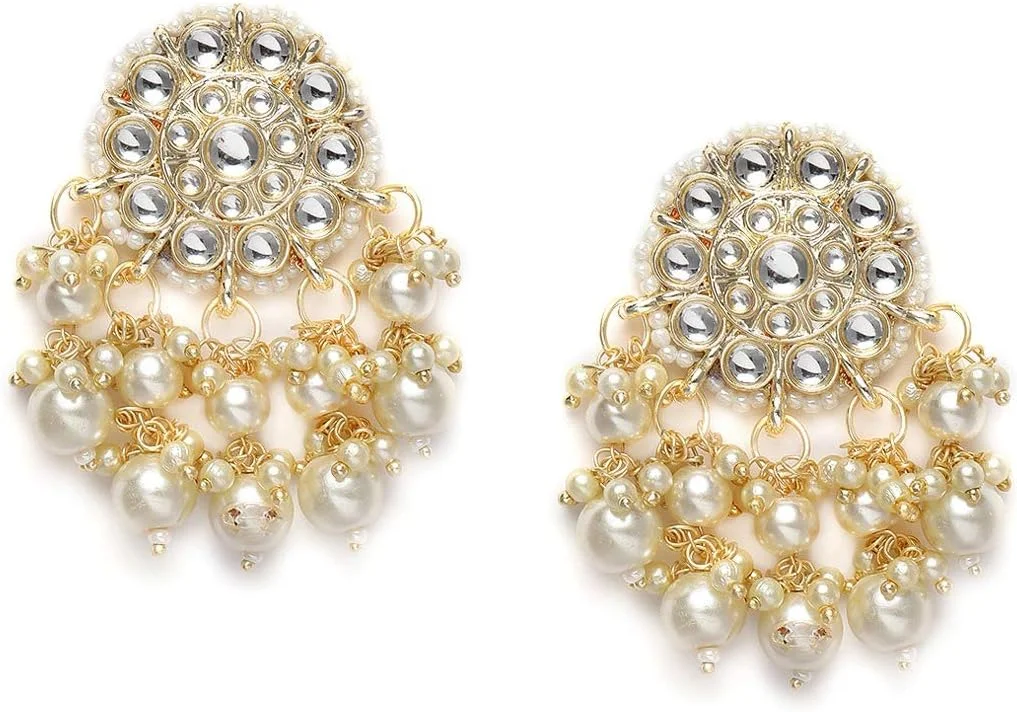 گوشواره آویز زنانه طرح کندن و مروارید طلایی رنگ Zaveri Pearls مناسب مجموعه عروسی - ZPFK10097