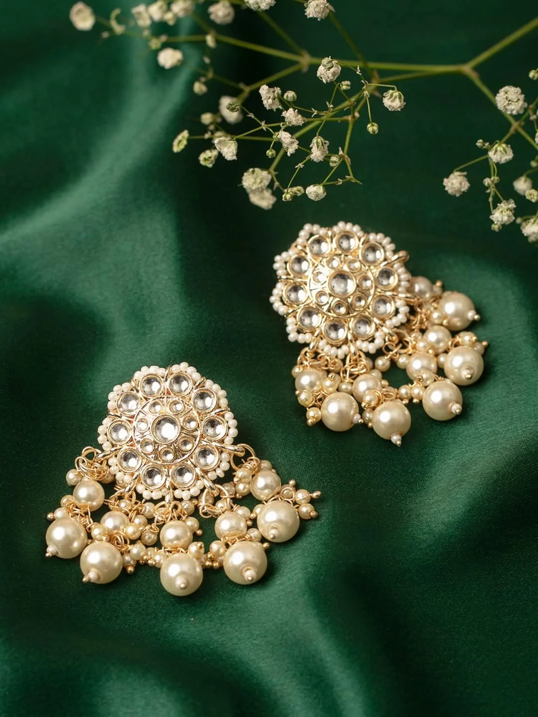 گوشواره آویز زنانه طرح کندن و مروارید طلایی رنگ Zaveri Pearls مناسب مجموعه عروسی - ZPFK10097 گوشواره آویز زنانه طرح کندن و مروارید طلایی رنگ Zaveri Pearls مناسب مجموعه عروسی - ZPFK10097