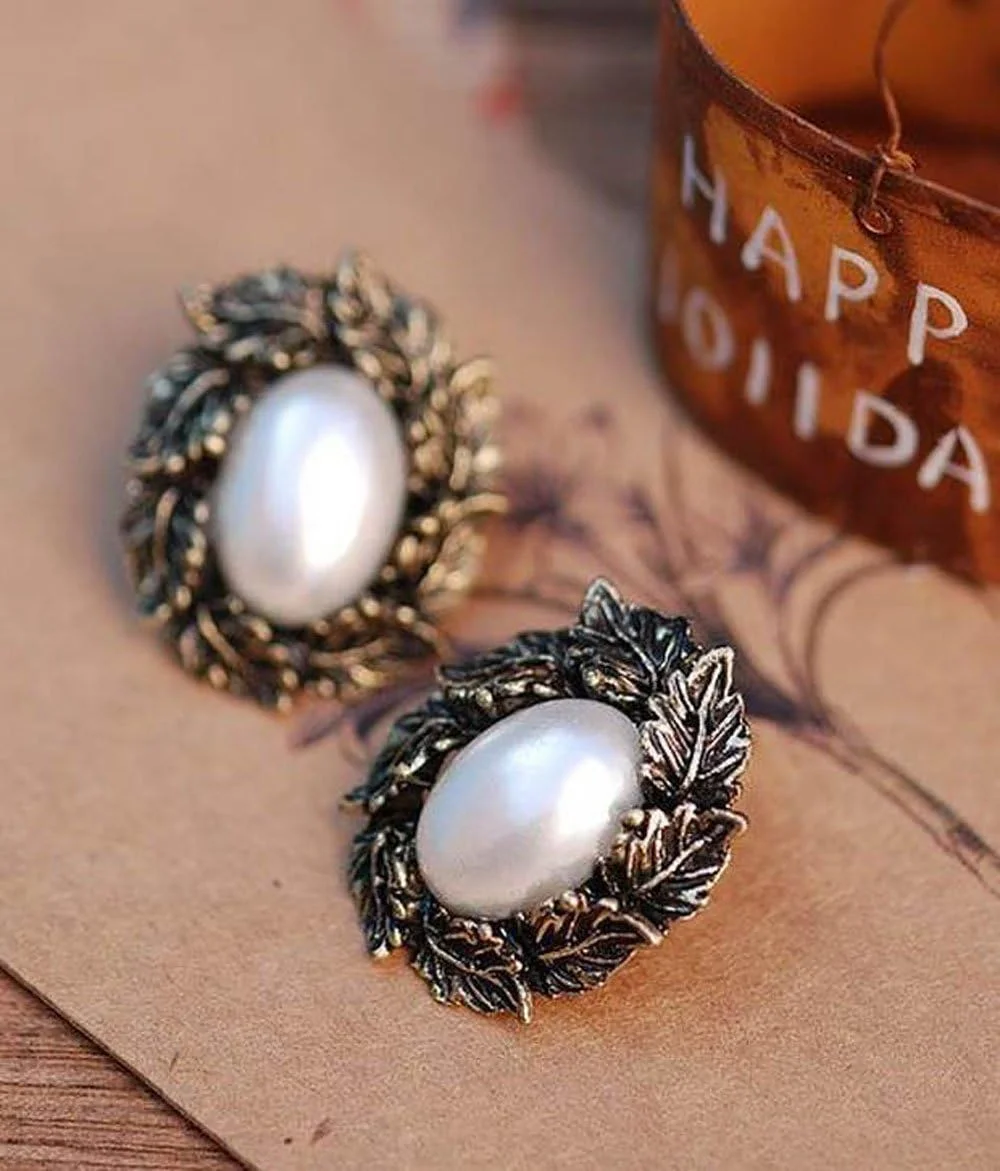 گوشواره میخی فلزی زنانه مدل سیندرلا کالکشن شاینینگ دیوا (سفید)