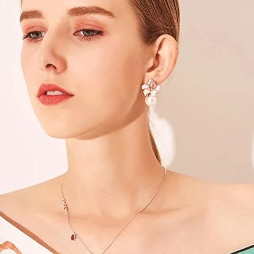 گوشواره های نقره ای مرواریدی کریستالی جدیدترین مد روز زنانه Shining Diva Fashion گوشواره های نقره ای مرواریدی کریستالی جدیدترین مد روز زنانه Shining Diva Fashion