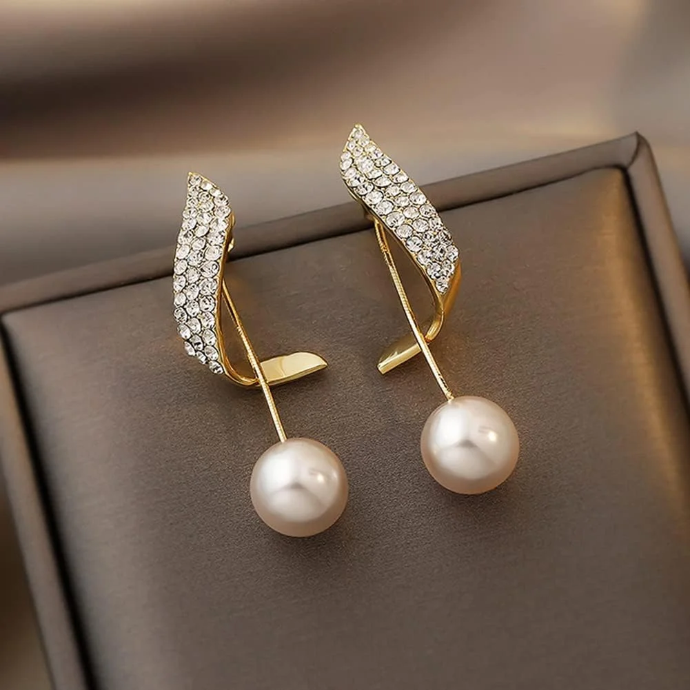 گوشواره های آویز مرواریدی با روکش طلای شیک و جدید زنانه و دخترانه Shining Diva Fashion (14729er)، سایز One Size گوشواره های آویز مرواریدی با روکش طلای شیک و جدید زنانه و دخترانه Shining Diva Fashion (14729er)، سایز One Size