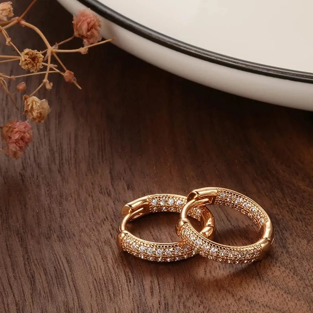 Shining Diva Fashion گوشواره های بالی مسی زیرکون شیک و فانتزی با روکش طلای رزگلد 18 عیار برای زنان و دختران Shining Diva Fashion گوشواره های بالی مسی زیرکون شیک و فانتزی با روکش طلای رزگلد 18 عیار برای زنان و دختران