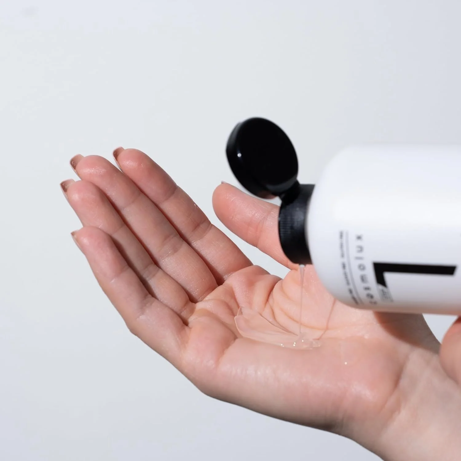 شامپو شفاف کننده BondGuard Cosmolux برای بانوان - شامپو حجم دهنده، آبرسان و ضخیم کننده برای موهای نازک و کم پشت - تقویت کننده و ترمیم کننده - فرمولاسیون بدون سولفات، 250 میلی لیتر شامپو شفاف کننده BondGuard Cosmolux برای بانوان - شامپو حجم دهنده، آبرسان و ضخیم کننده برای موهای نازک و کم پشت - تقویت کننده و ترمیم کننده - فرمولاسیون بدون سولفات، 250 میلی لیتر