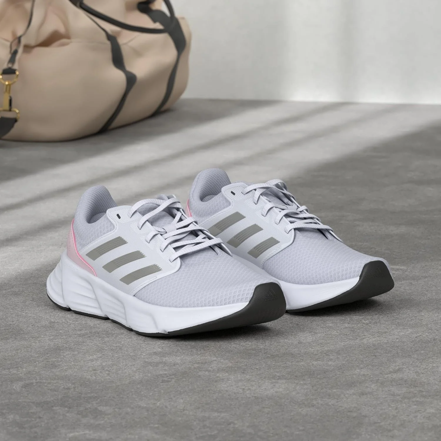 کفش زنانه آدیداس گلکسی 6