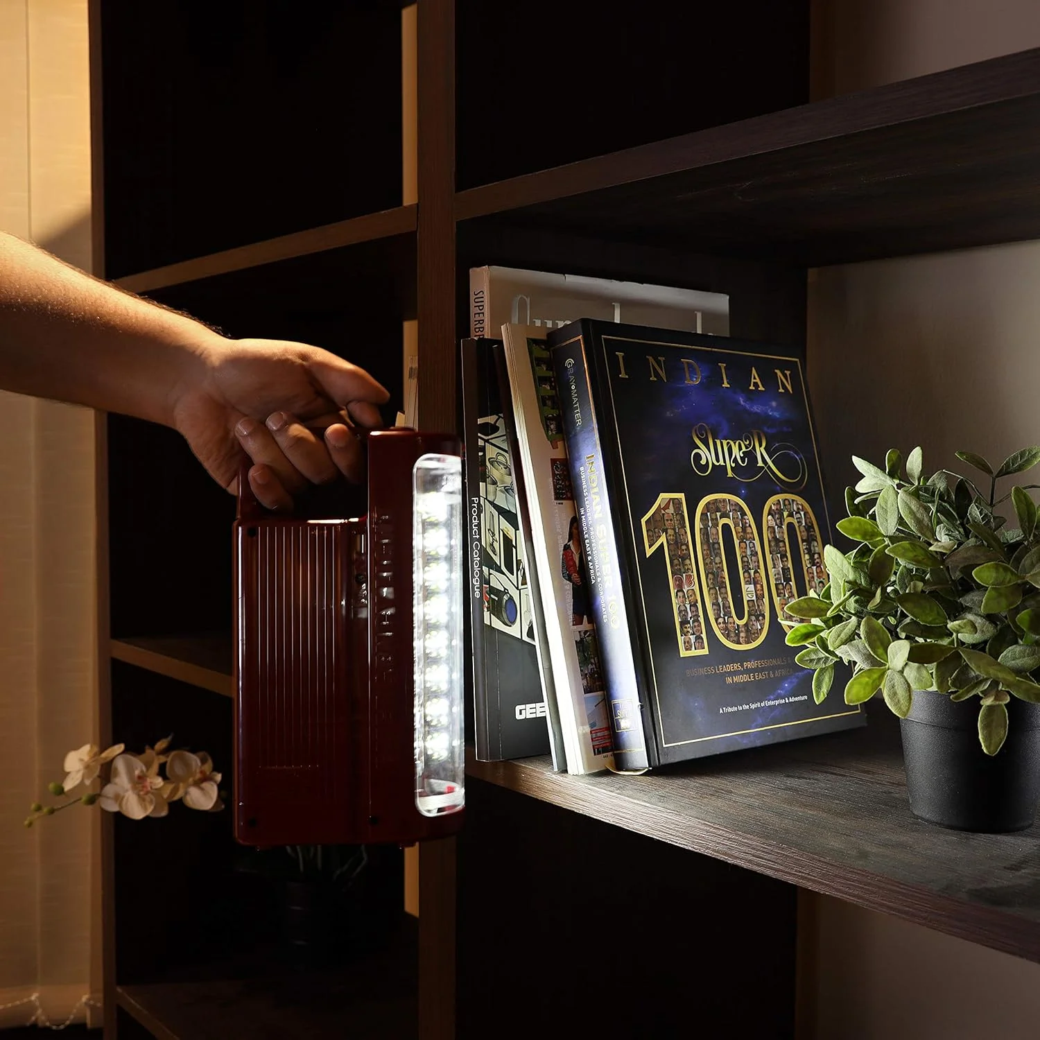 چراغ اضطراری LED شارژی کریپتون، مشکی چراغ اضطراری LED شارژی کریپتون، مشکی