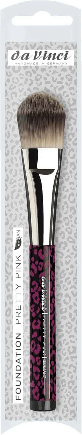 دا وینچی، برس کرم پودر PRETTY PINK، تخت، الیاف مصنوعی وگان بسیار ظریف، کرم پودر مایع و کرمی، پوشش یکنواخت، دسته چوبی رنگ شده، بست نقره ای، طرح لئو صورتی، سایز 22