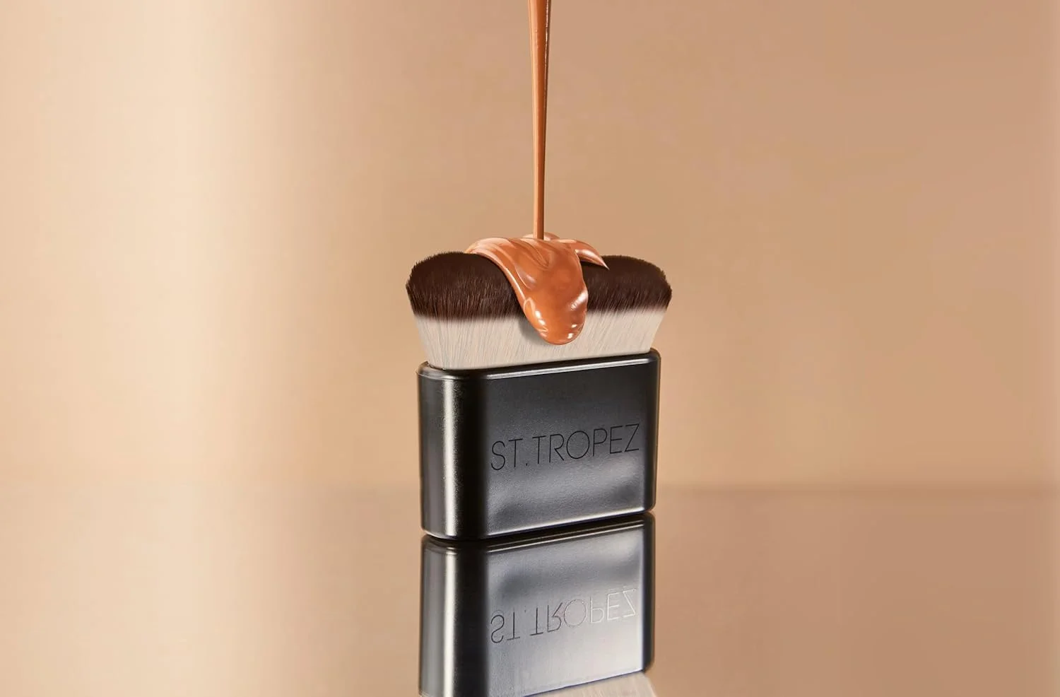 براش لوکس St.Tropez، براش مخصوص استفاده از محصولات برنزه کننده برای داشتن پایانی بدون رگه، قابل استفاده با هر محصول، 1 عدد