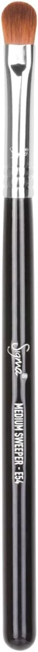 سیگما بیوتی E54 - براش متوسط سویپر™. براش های آرایشی حرفه ای صورت و چشم، بدون تست حیوانی و وگان، ضد آب، الیاف مصنوعی نرم.