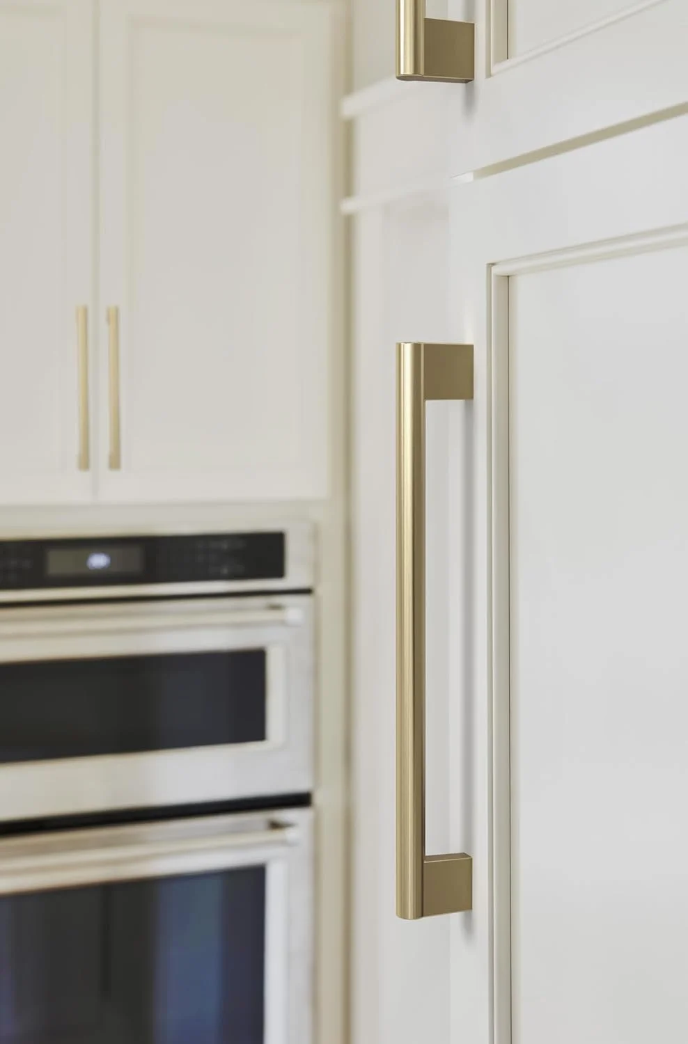 دستگیره کابینت Amerock BP36915BBZ، مدل Versa، با طول 224 میلی‌متر، رنگ شامپاین طلایی، مناسب برای کابینت آشپزخانه، مبلمان و کشو