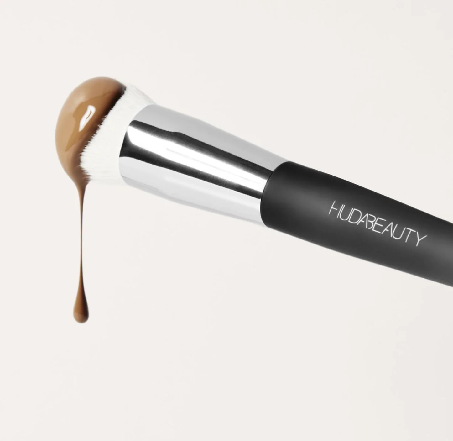 براش کرم پودر هدی بیوتی ایزی بلور بیس - سایز کامل براش کرم پودر هدی بیوتی ایزی بلور بیس - سایز کامل