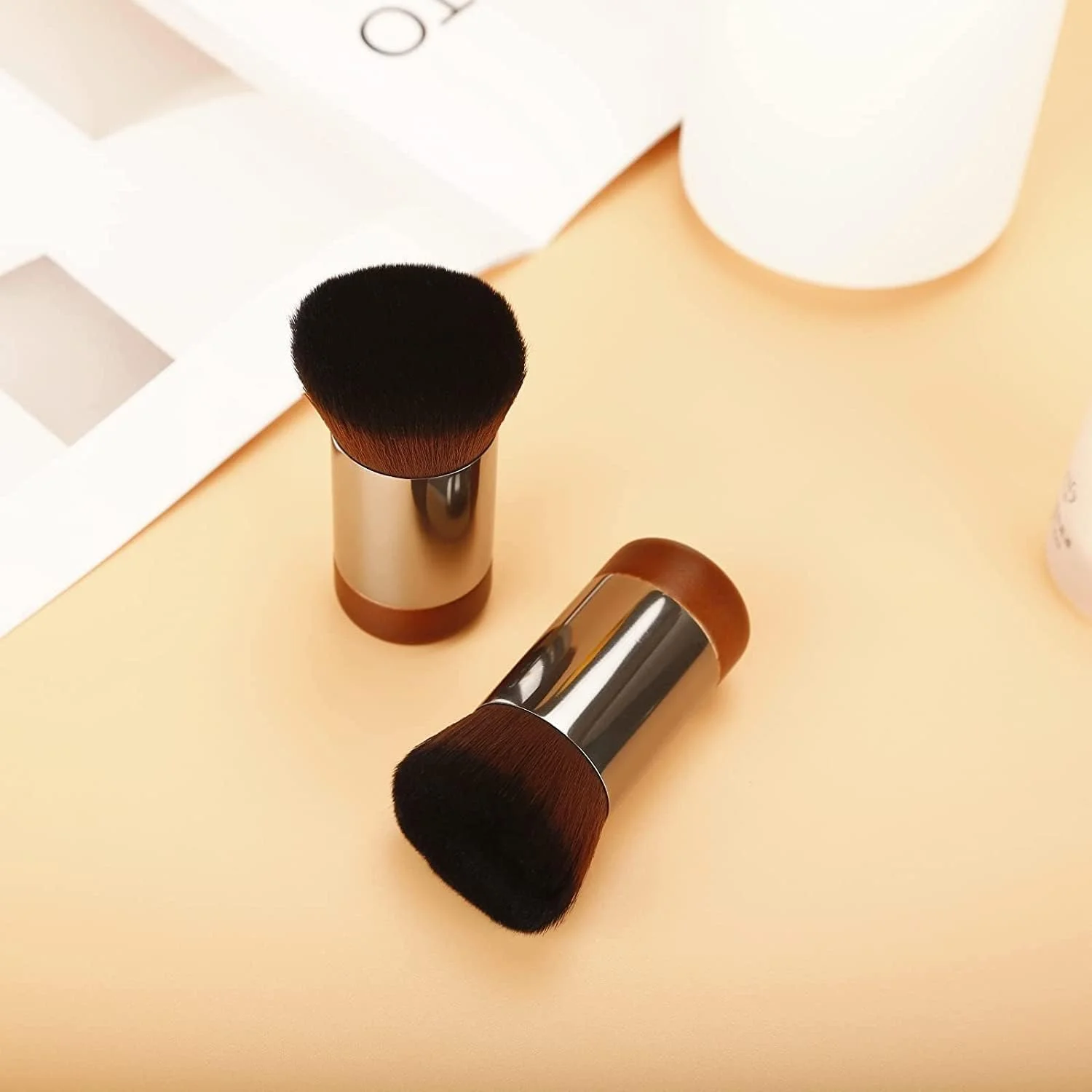 براش کرم پودر، براش زاویه دار کابوکی سر صاف، مناسب برای لوازم آرایشی مایع، کرمی یا پودری بی عیب و نقص، براش آرایشی چند منظوره با کیفیت و بادوام (قهوه ای)