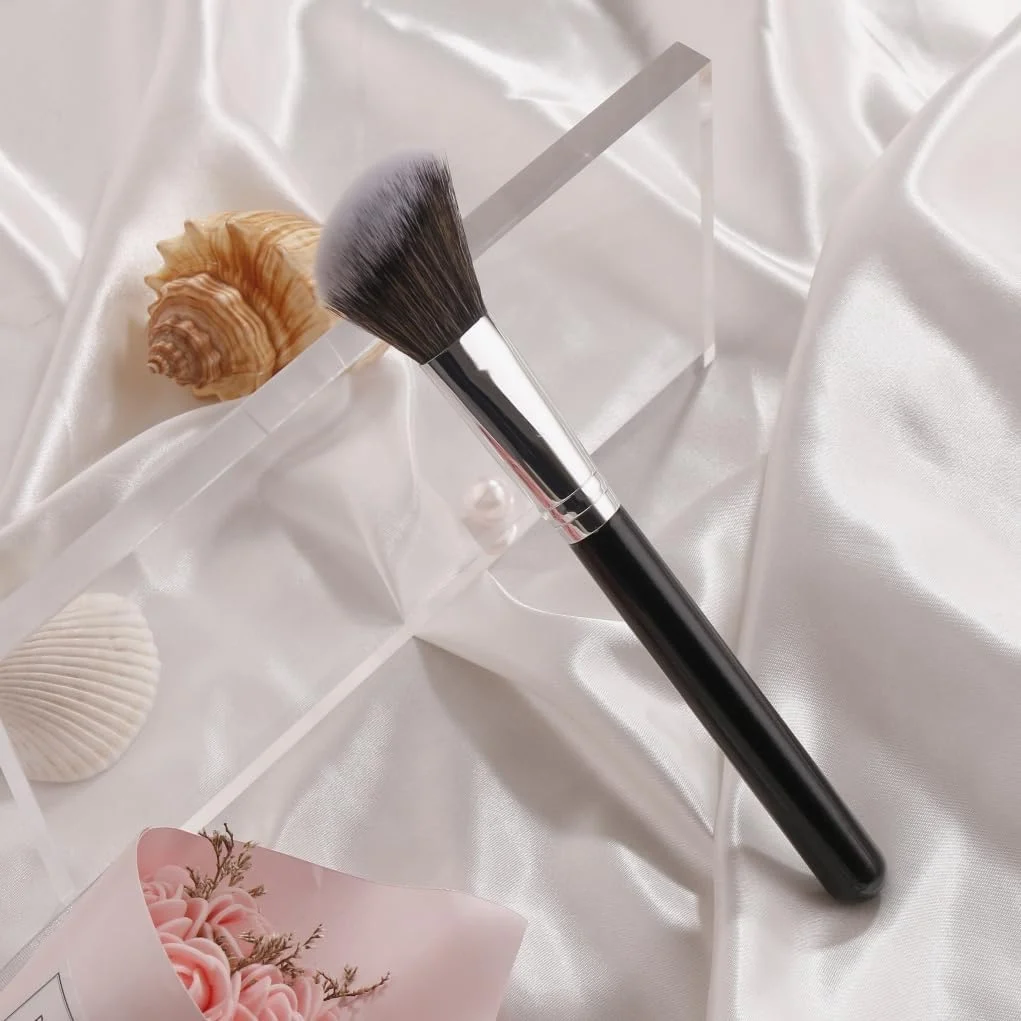 براش رژگونه زاویه دار با دسته چوبی مشکی، مناسب آرایش گونه، کرم پودر، کانتور، برنزر، هایلایت و ترکیب سایه (براش سایه F09-2) براش رژگونه زاویه دار با دسته چوبی مشکی، مناسب آرایش گونه، کرم پودر، کانتور، برنزر، هایلایت و ترکیب سایه (براش سایه F09-2)