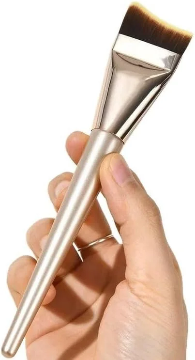 براش کرم پودر دم ماهی، براش ماسک با قوس نزدیک به صورت، براش فوق العاده نرم و نازک برای آرایش سریع و بدون رد، براش کانسیلر مناسب افراد مبتدی، نگهدارنده بیشتر مواد آرایشی و کاربردی