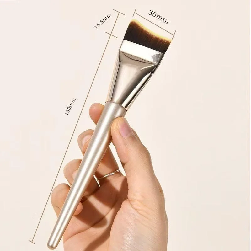 براش کرم پودر دم ماهی، براش ماسک با قوس نزدیک به صورت، براش فوق العاده نرم و نازک برای آرایش سریع و بدون رد، براش کانسیلر مناسب افراد مبتدی، نگهدارنده بیشتر مواد آرایشی و کاربردی