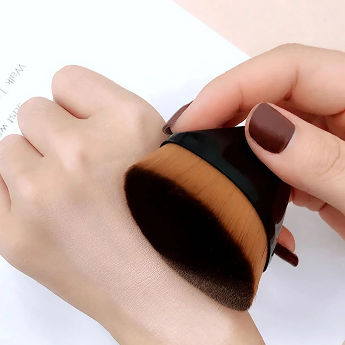ECVV برس آرایشی فونداسیون، بسته 2 عددی، برس های فونداسیون متراکم و بی نقص برای ترکیب مایع، سر تخت کابوکی، پودر شل مسافرتی، رژگونه مشکی ECVV برس آرایشی فونداسیون، بسته 2 عددی، برس های فونداسیون متراکم و بی نقص برای ترکیب مایع، سر تخت کابوکی، پودر شل مسافرتی، رژگونه مشکی