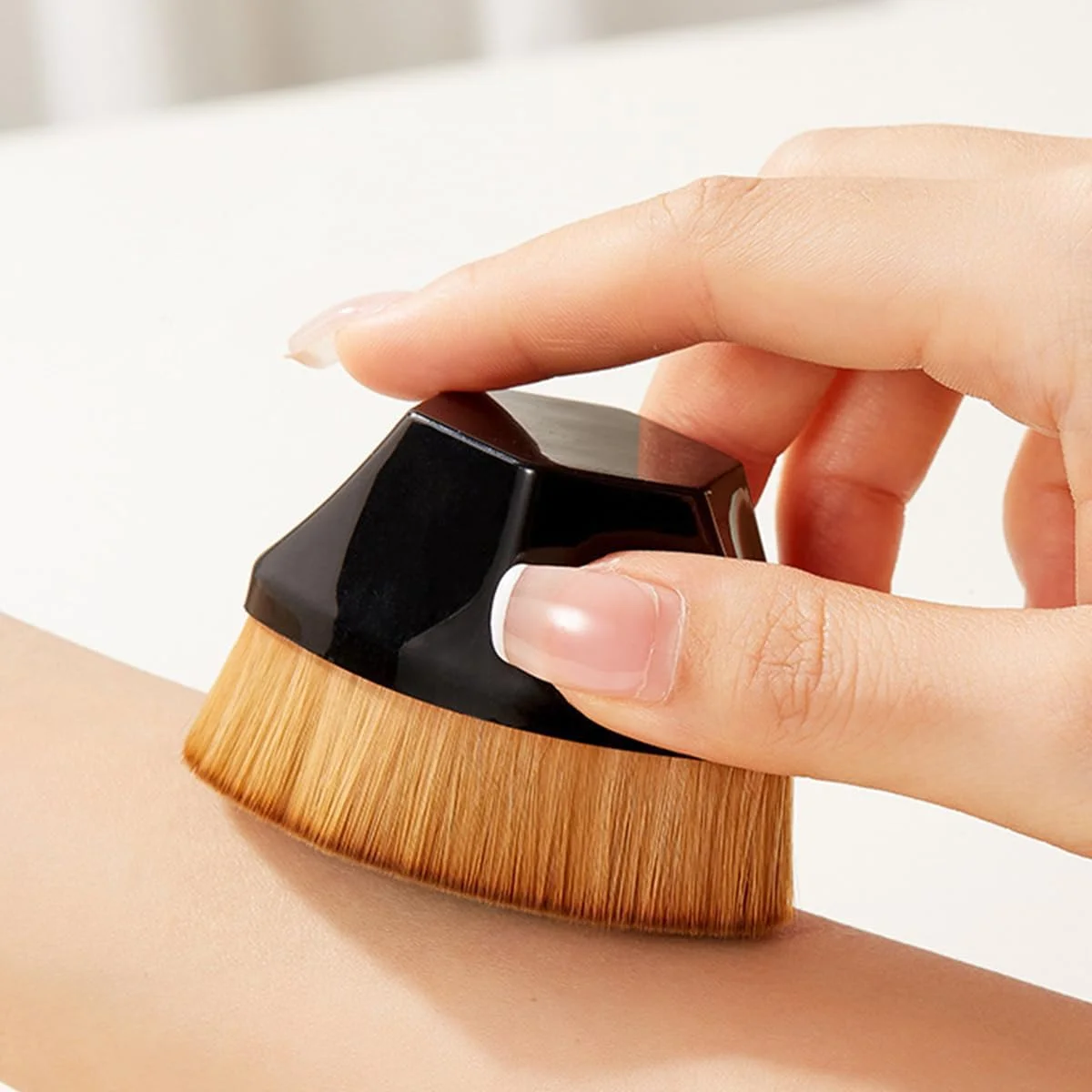 ECVV برس آرایشی فونداسیون، بسته 2 عددی، برس های فونداسیون متراکم و بی نقص برای ترکیب مایع، سر تخت کابوکی، پودر شل مسافرتی، رژگونه مشکی ECVV برس آرایشی فونداسیون، بسته 2 عددی، برس های فونداسیون متراکم و بی نقص برای ترکیب مایع، سر تخت کابوکی، پودر شل مسافرتی، رژگونه مشکی