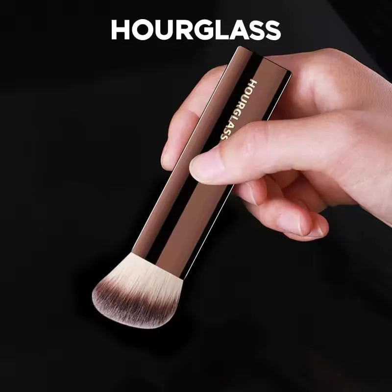 براش کرم پودر شماره 20 Hourglass Vanish، براش آرایشی حرفه ای براش کرم پودر شماره 20 Hourglass Vanish، براش آرایشی حرفه ای