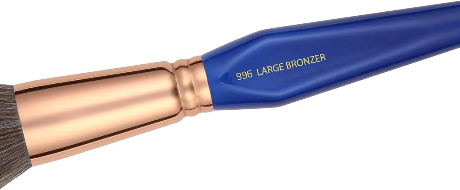 براش آرایشی حرفه ای Bdellium Tools - مثلث طلایی 996 براش بزرگ برنزر - با الیاف مصنوعی کاملا گیاهی، برای استفاده یکنواخت روی صورت و گردن (آبی، 1 عدد) براش آرایشی حرفه ای Bdellium Tools - مثلث طلایی 996 براش بزرگ برنزر - با الیاف مصنوعی کاملا گیاهی، برای استفاده یکنواخت روی صورت و گردن (آبی، 1 عدد)
