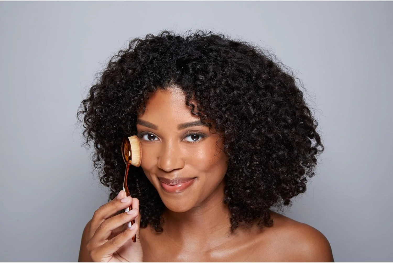 برس آرایشی بیضی شکل Artis Elite Oval 7 | برس آرایشی بیضی | برس کرم پودر | مناسب برای کرم پودر، آرایش و مراقبت از پوست | قابل استفاده با مایعات، پودرها و کرم ها | اپلیکاتور کرم پودر | برس محو کننده - کاراملی نمکی برس آرایشی بیضی شکل Artis Elite Oval 7 | برس آرایشی بیضی | برس کرم پودر | مناسب برای کرم پودر، آرایش و مراقبت از پوست | قابل استفاده با مایعات، پودرها و کرم ها | اپلیکاتور کرم پودر | برس محو کننده - کاراملی نمکی