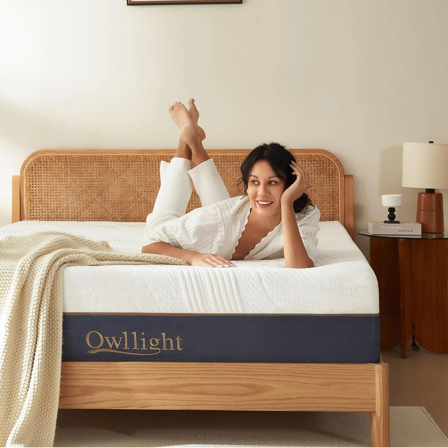 تشک فوم مموری ژل خنک کننده 25 سانتی متری Owllight، درجه سفتی متوسط با روکش بافتنی الیاف قابل جابجایی و شستشو، و ترکیب اسفنج پشتیبانی کننده با چگالی بالا 3 لایه و شانه تخم مرغی زغال بامبو، 160*200*25 سانتی متر، کویین.