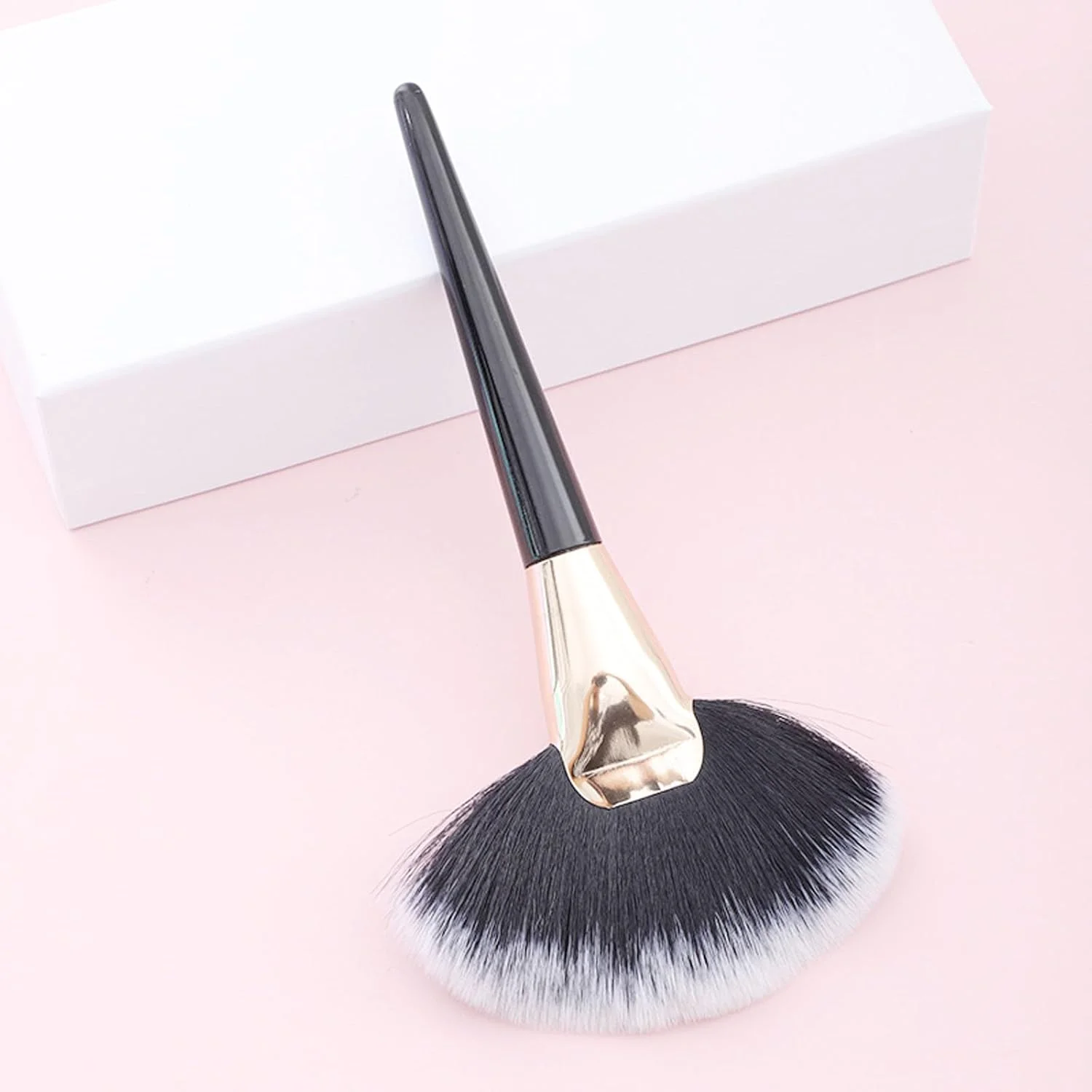 براش بادبزنی TEONEI، براش حرفه ای آرایشی، براش پودر رژگونه، براش بزرگ تکی نرم و متراکم برای پودر رژگونه صورت، براش کرم پودر، ابزار آرایشی براش بادبزنی TEONEI، براش حرفه ای آرایشی، براش پودر رژگونه، براش بزرگ تکی نرم و متراکم برای پودر رژگونه صورت، براش کرم پودر، ابزار آرایشی