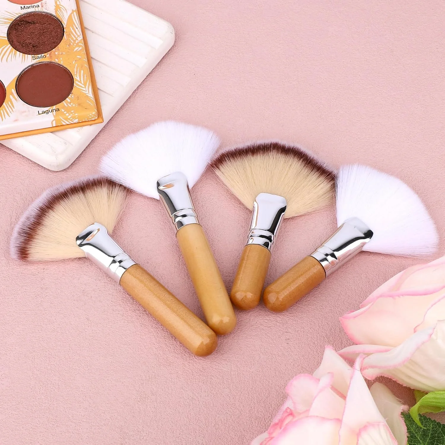 ست 4 عددی برس بادبزنی نرم و کرکی برای صورت، برس های بادبزنی هایلایتر و رژگونه با موهای نرم، ست زیبایی شناس با دسته های بلند و کوتاه برای پودر و آرایش شل زنانه و دخترانه ست 4 عددی برس بادبزنی نرم و کرکی برای صورت، برس های بادبزنی هایلایتر و رژگونه با موهای نرم، ست زیبایی شناس با دسته های بلند و کوتاه برای پودر و آرایش شل زنانه و دخترانه