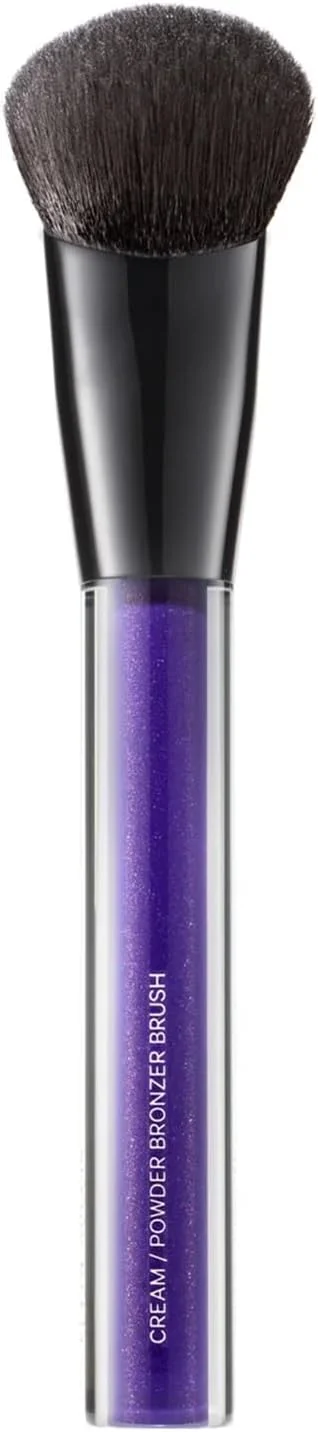 براش برنزر کرمی/پودری کوین آکوین: مناسب برای محصولات کرمی و پودری، ایجاد پوشش نرم و پخش شده. سر براش گنبدی با لبه های باریک، با انحنای طبیعی صورت هماهنگ می شود. استفاده آسان