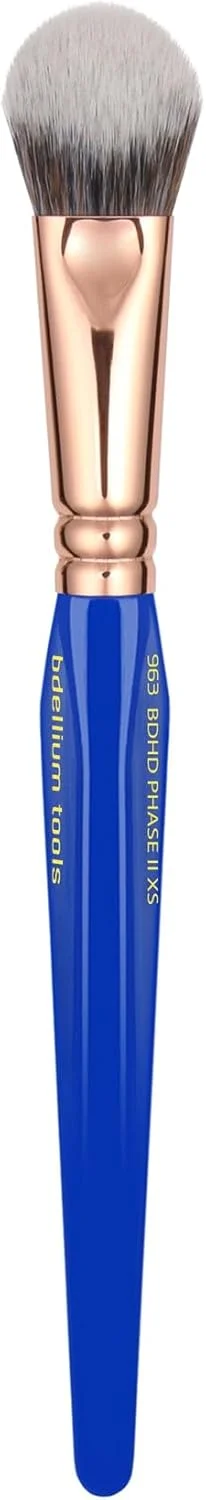 براش آرایشی حرفه ای Bdellium Tools - مثلث طلایی 963 BDHD Phase II xs - با الیاف مصنوعی کاملا گیاهی، برای ترکیب دقیق، هایلایت، کانتورینگ و نرم کردن (آبی، 1 عدد) براش آرایشی حرفه ای Bdellium Tools - مثلث طلایی 963 BDHD Phase II xs - با الیاف مصنوعی کاملا گیاهی، برای ترکیب دقیق، هایلایت، کانتورینگ و نرم کردن (آبی، 1 عدد)
