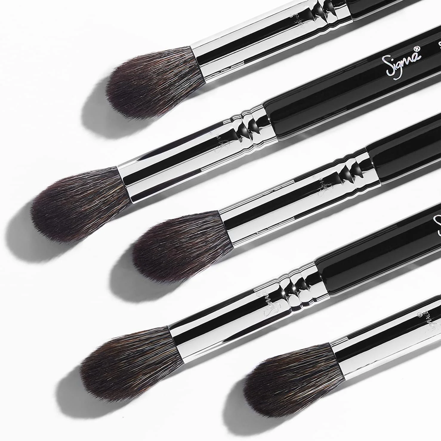 براش کانسیلر نرم Sigma Beauty F64 - براش های آرایشی حرفه ای صورت و چشم، بدون تست حیوانی و وگان، الیاف مصنوعی ضد آب و نرم