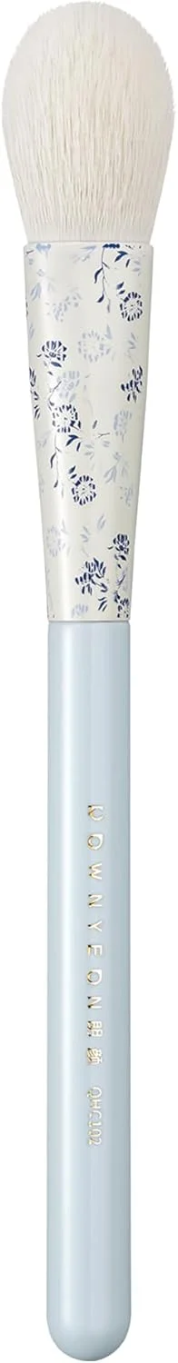 براش رژگونه رونیون QHC102 – الیاف مصنوعی، براش آرایشی الهام گرفته از طرح фарфор آبی-سفید برای گونه و کانتور