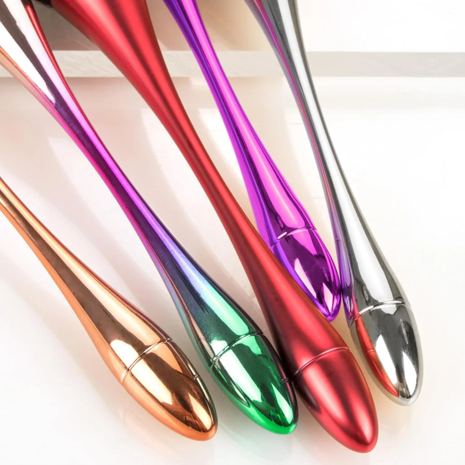 براش آرایشی پودر بزرگ با الیاف نرم برای پودر تثبیت کننده فشرده یا شل، رژگونه، برنزر آبی با جعبه پاپیونی PVC براش آرایشی پودر بزرگ با الیاف نرم برای پودر تثبیت کننده فشرده یا شل، رژگونه، برنزر آبی با جعبه پاپیونی PVC