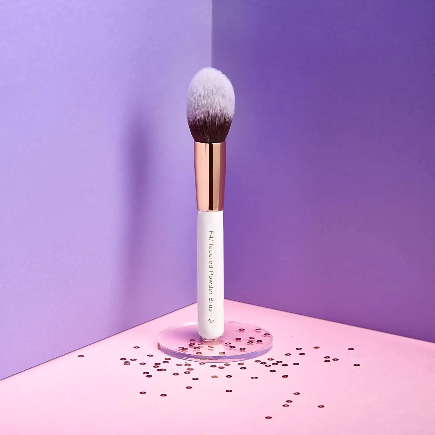 براش پودر مخروطی پیگمنت پلی با موهای متراکم (مناسب برای پودر فیکس، رژگونه، برنزر و پودر تثبیت کننده | موهای نرم مصنوعی درجه یک | بدون تست حیوانی | بسته 1 عددی)، چند رنگ براش پودر مخروطی پیگمنت پلی با موهای متراکم (مناسب برای پودر فیکس، رژگونه، برنزر و پودر تثبیت کننده | موهای نرم مصنوعی درجه یک | بدون تست حیوانی | بسته 1 عددی)، چند رنگ