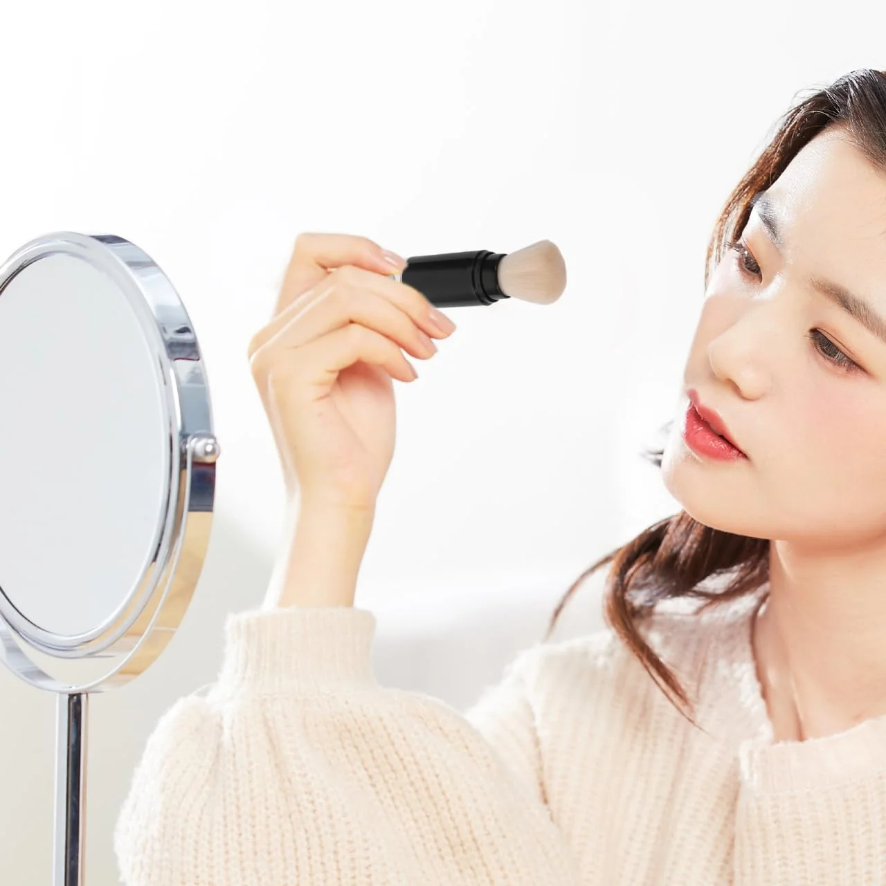 براش آرایشی دسته گرد میکینونا، ست براش آرایشی قابل حمل، بطری قابل شارژ مسافرتی برای استفاده در حرکت