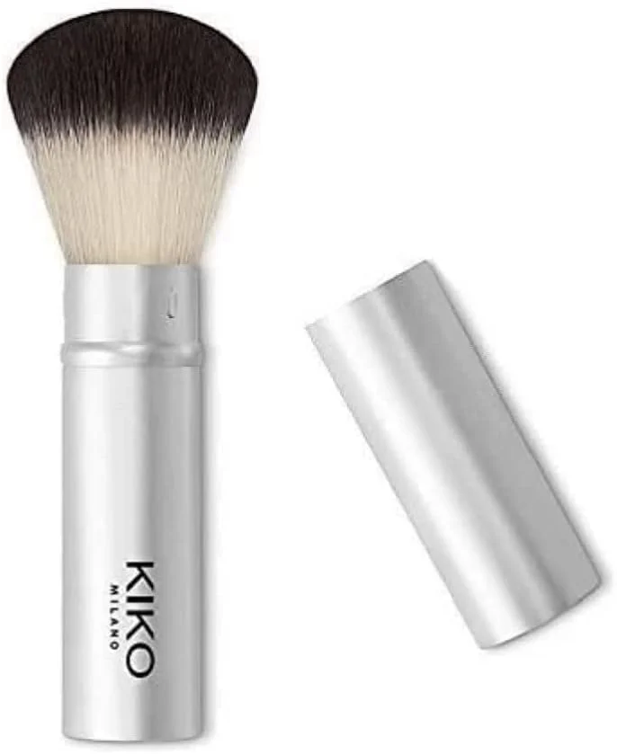 برس جمع شونده کیکو میلانو برای استفاده و ترکیب پودرهای صورت، مانند پودر، رژگونه و هایلایتر.
ایده آل برای استفاده از یک لمس نهایی برای آرایش. ابعاد، نرمی و قوام الیاف، عملکرد بهینه برنزرها، پودرها و رژگونه را در کل صورت امکان پذیر می کند.
از قسمت بالایی برس برای برداشتن محصول استفاده کنید. از مرکز صورت به سمت بیرون مخلوط کنید. برس جمع شونده کیکو میلانو برای استفاده و ترکیب پودرهای صورت، مانند پودر، رژگونه و هایلایتر.
ایده آل برای استفاده از یک لمس نهایی برای آرایش. ابعاد، نرمی و قوام الیاف، عملکرد بهینه برنزرها، پودرها و رژگونه را در کل صورت امکان پذیر می کند.
از قسمت بالایی برس برای برداشتن محصول استفاده کنید. از مرکز صورت به سمت بیرون مخلوط کنید.