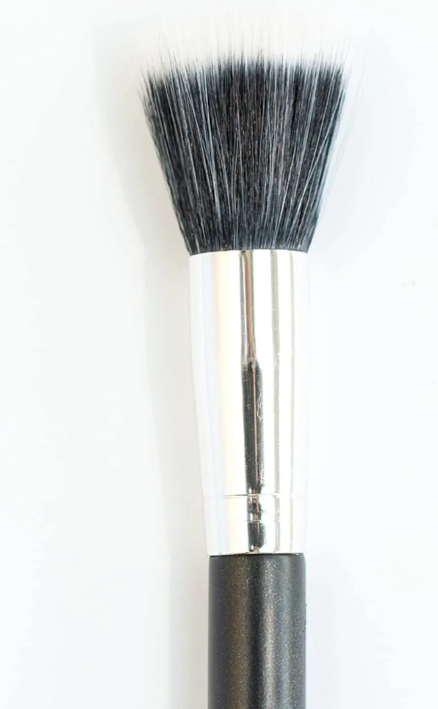 براش آرایشی زاویه دار مگaga شماره 04 [MGA-FBA-04]