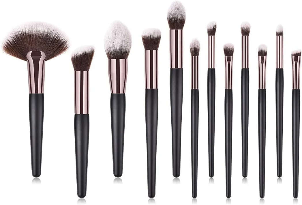 جینلیپ ست ۱۲ تایی براش آرایشی شامل براش کرم پودر، براش پودر فیکس، براش رژگونه، براش سایه چشم، براش براق کننده، طرح سیلوئت سفید (رنگ: طلایی مشکی)