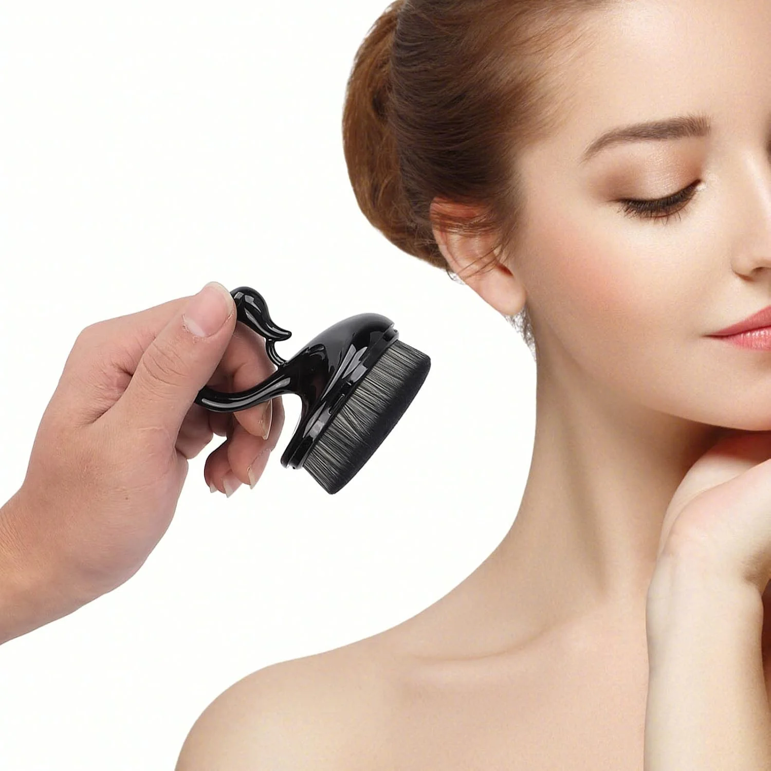 براش رژگونه صورت فرن، براش آرایشی بهداشتی نرم به شکل قو با پوشش شفاف برای ترکیب مایع برای زنان براش رژگونه صورت فرن، براش آرایشی بهداشتی نرم به شکل قو با پوشش شفاف برای ترکیب مایع برای زنان