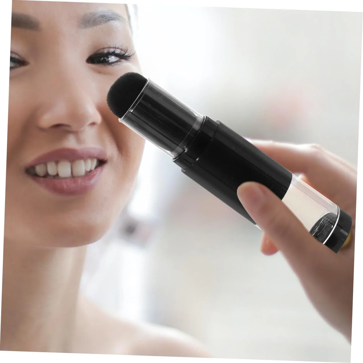 FRCOLOR برس پودر قابل شارژ 2 عددی، برس آرایشی قابل حمل برای پودر فیکس و رژگونه به همراه بطری مسافرتی برای استفاده در سفر FRCOLOR برس پودر قابل شارژ 2 عددی، برس آرایشی قابل حمل برای پودر فیکس و رژگونه به همراه بطری مسافرتی برای استفاده در سفر